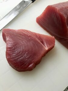 Sushi knife and tuna